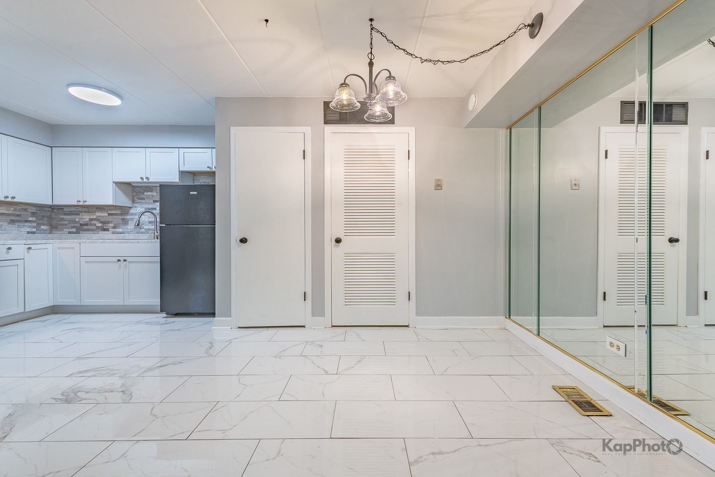 669 Chappel Avenue Unit: 1A