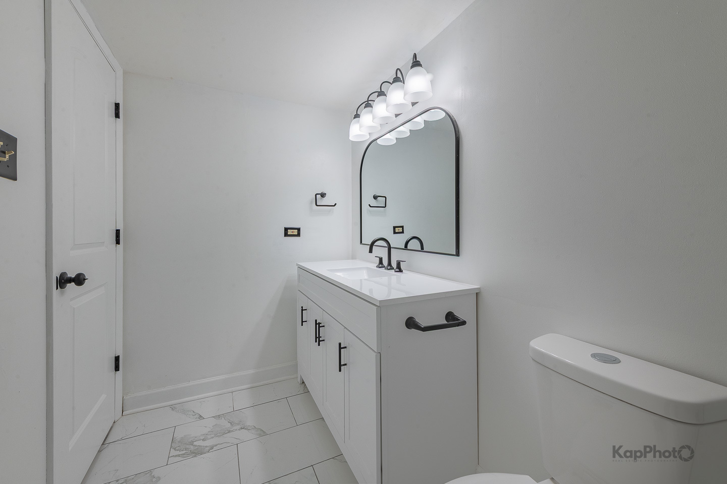 669 Chappel Avenue Unit: 1A