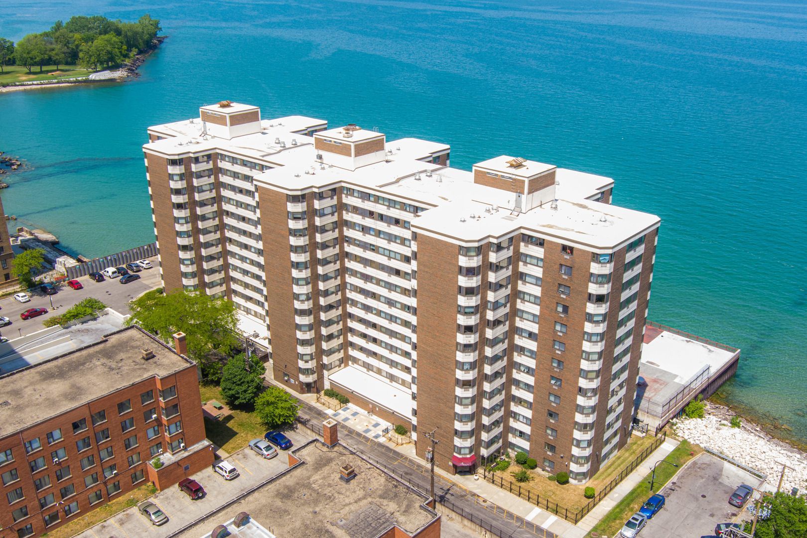7337 S South Shore Drive Unit: 609