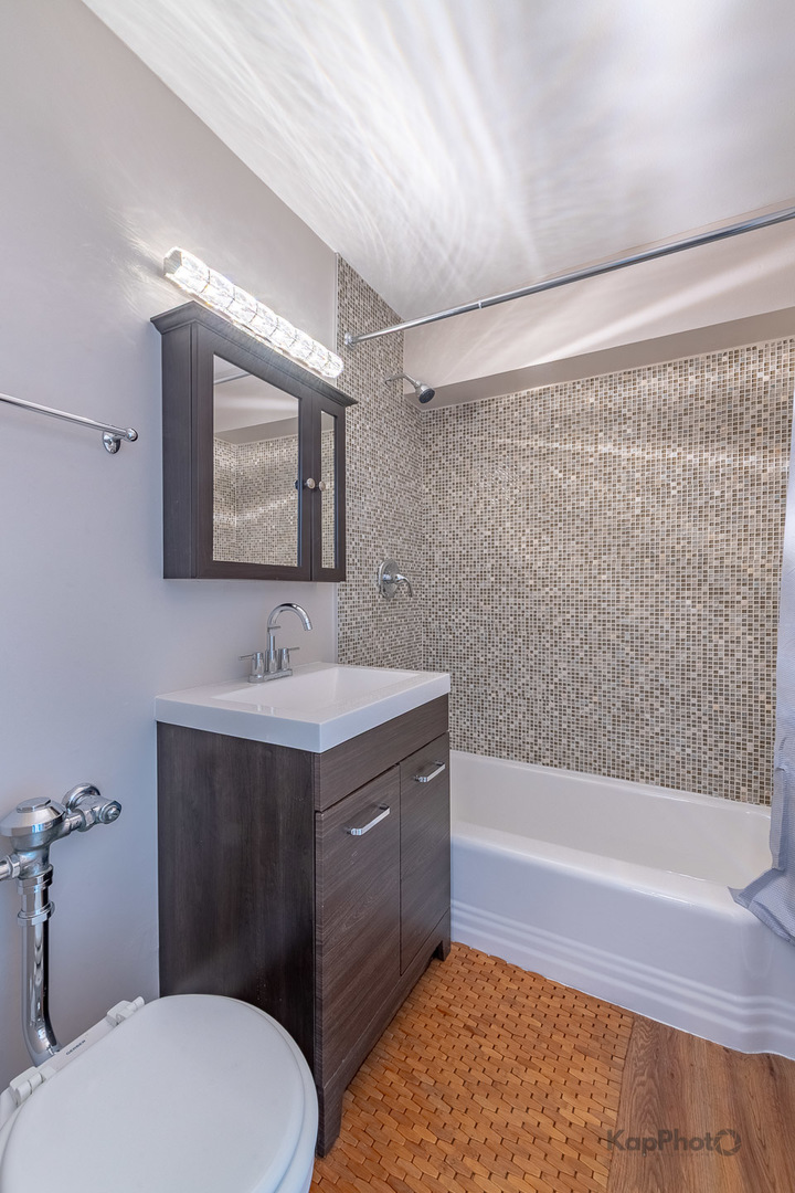 7337 S South Shore Drive Unit: 609