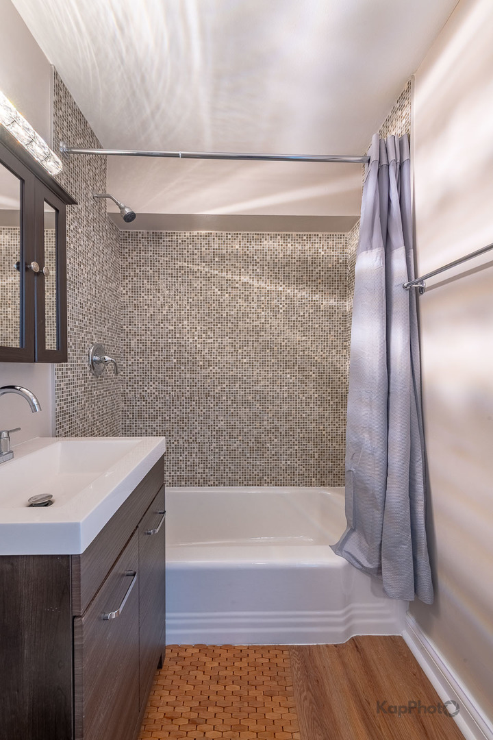 7337 S South Shore Drive Unit: 609