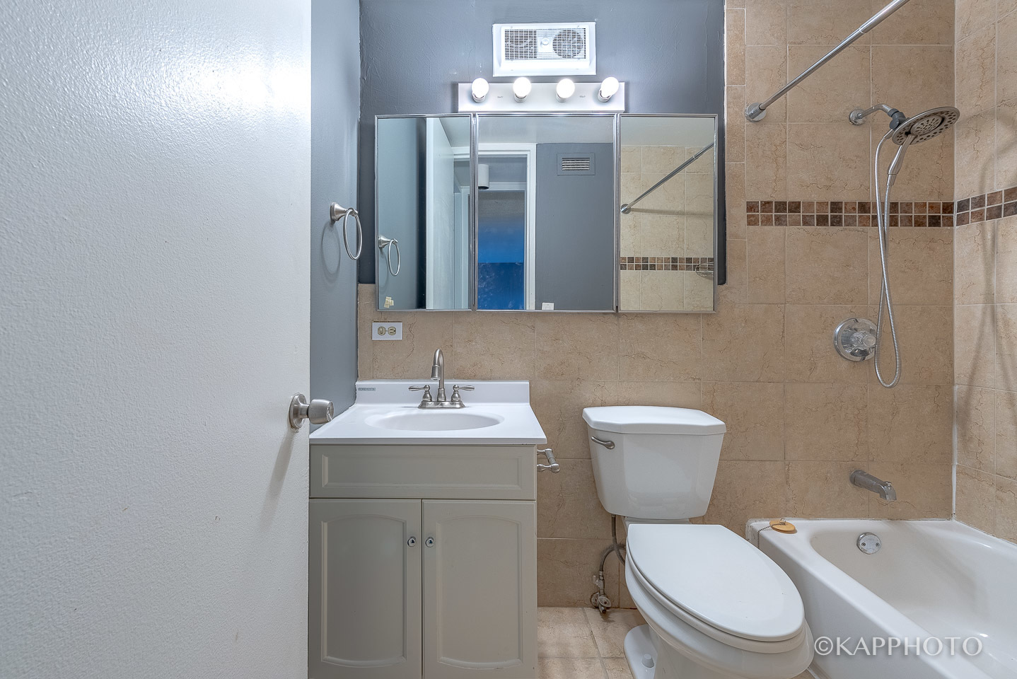 720 W Gordon Terrace Unit: 3N