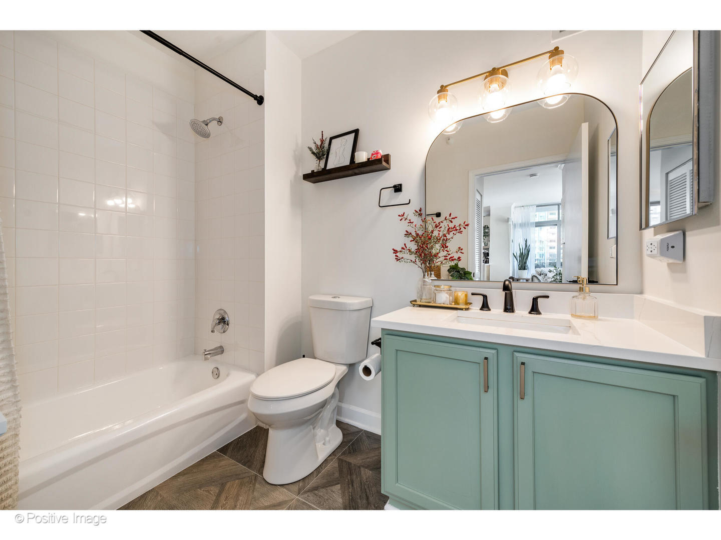 600 N Dearborn Street Unit: 701