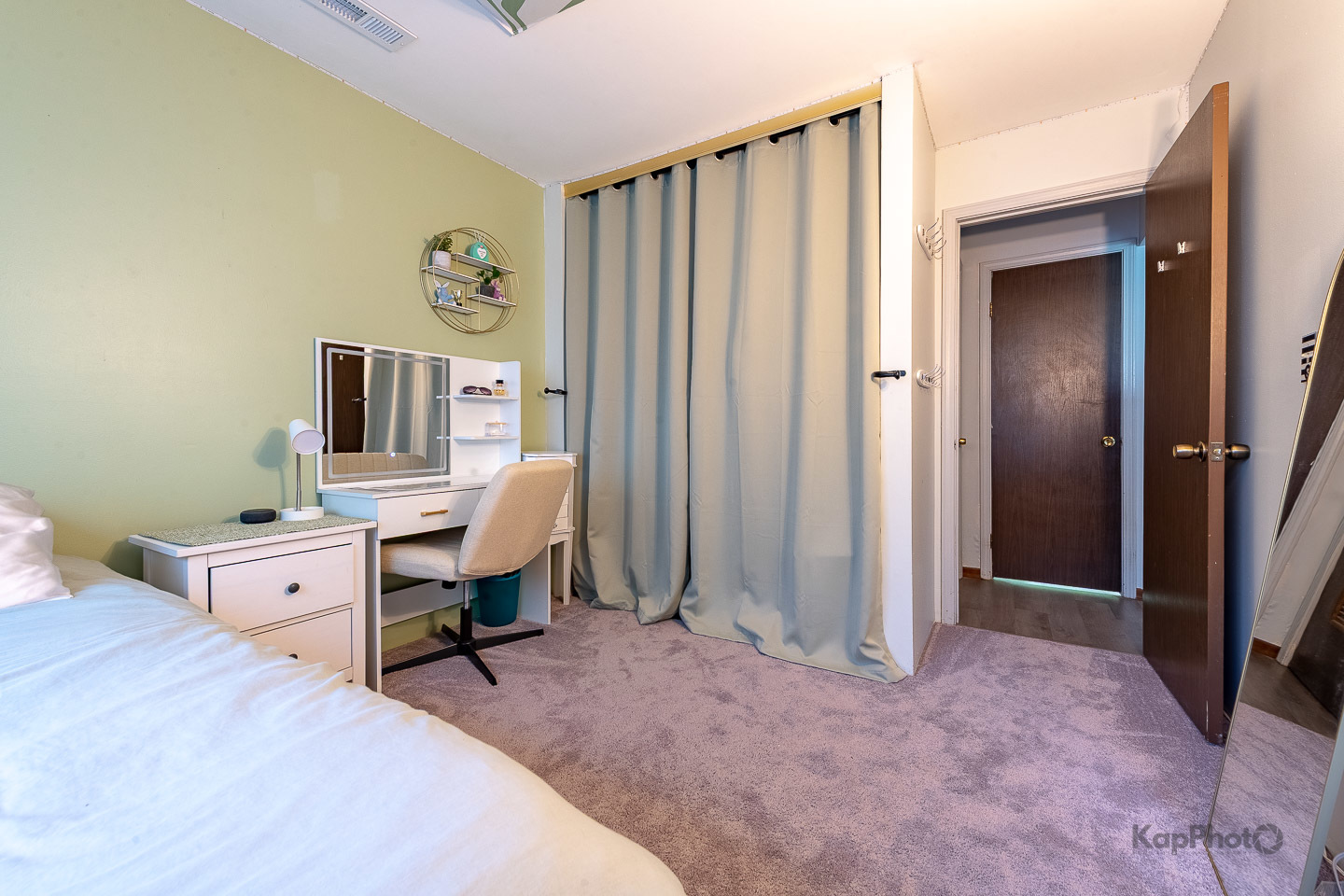 29W400 Thornwood Lane