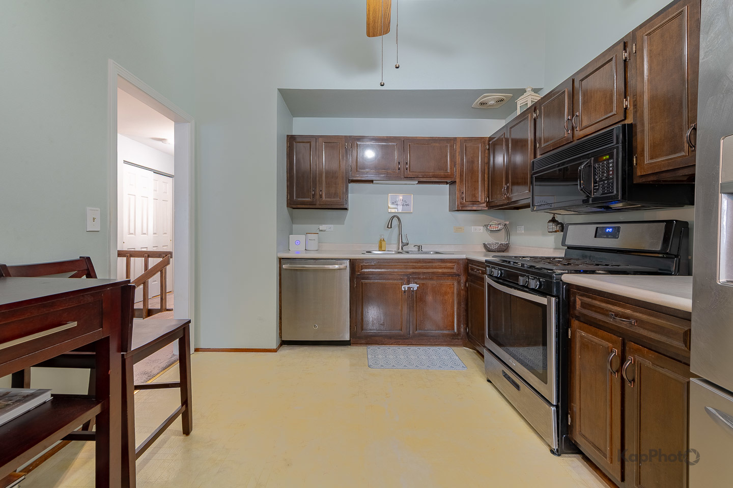 29W400 Thornwood Lane