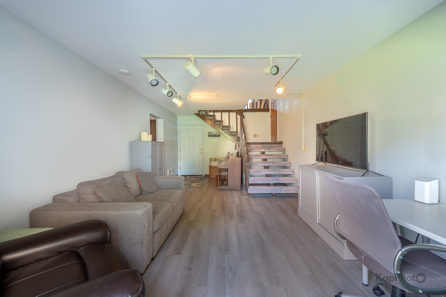 29W400 Thornwood Lane