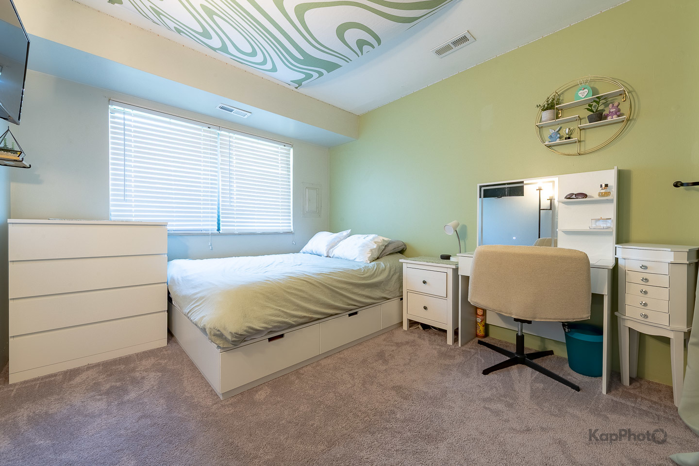 29W400 Thornwood Lane