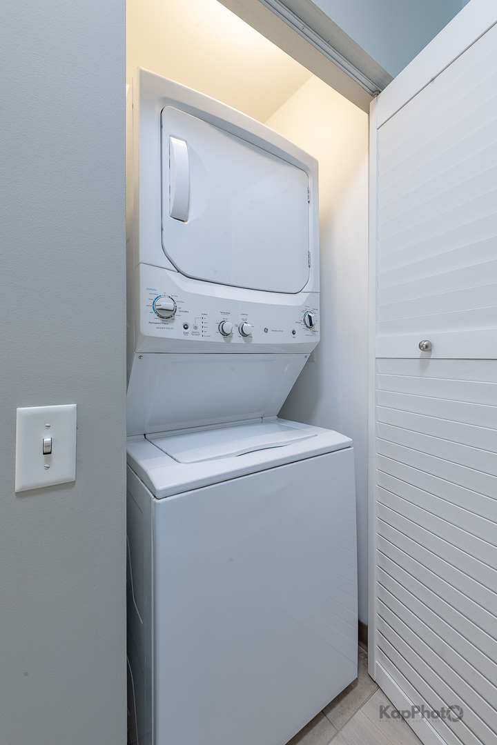 757 N Orleans Street Unit: 1104