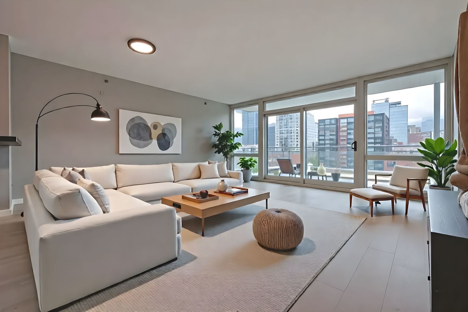 757 N Orleans Street Unit: 1104