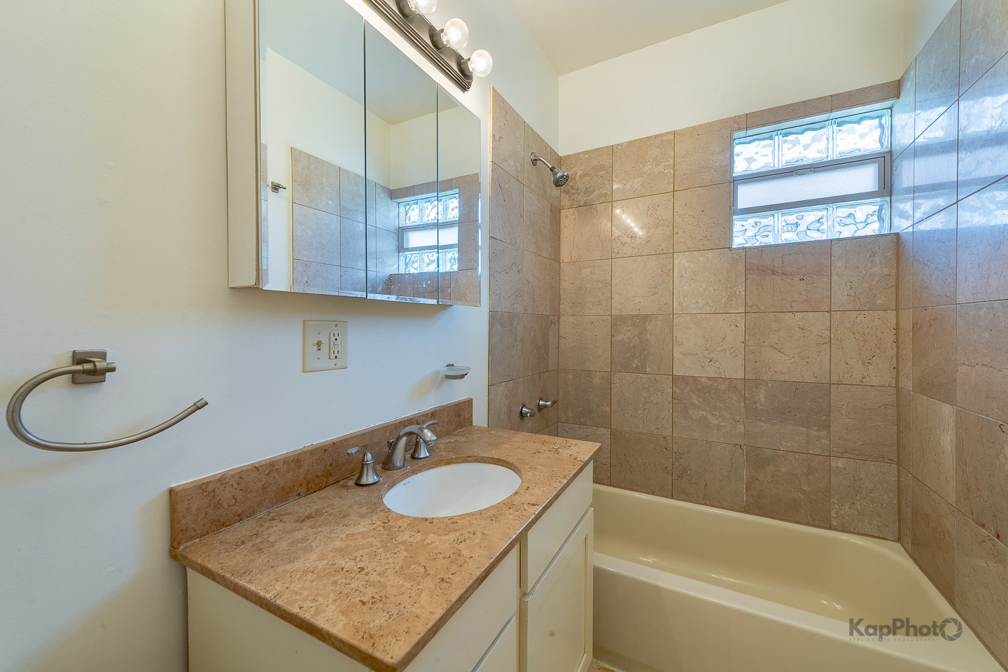 2318 S Central Park Avenue Unit: 101