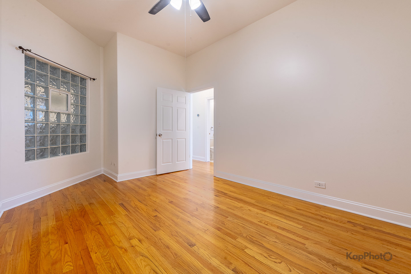 2318 S Central Park Avenue Unit: 101