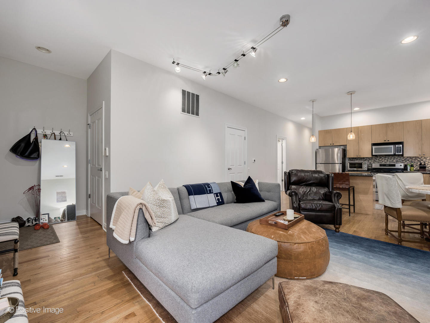 1347 W Washington Boulevard Unit: 3C