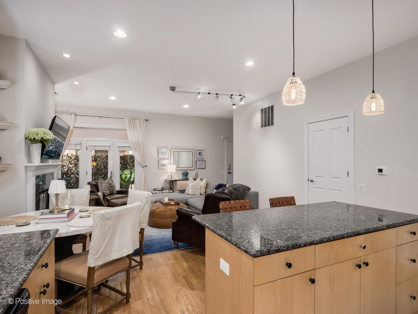 1347 W Washington Boulevard Unit: 3C