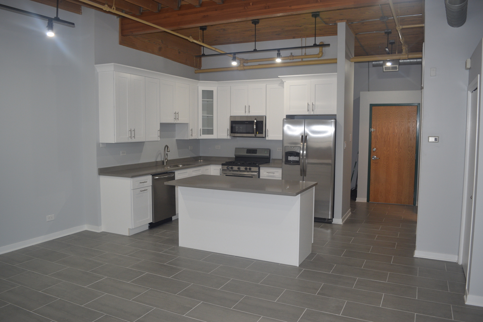 1801 S Michigan Avenue Unit: 102