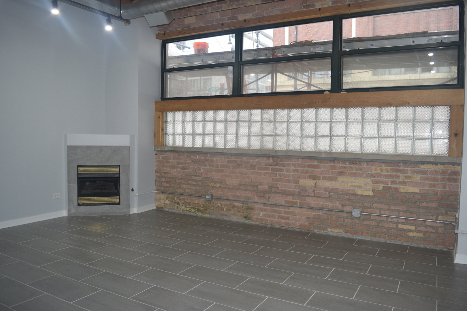 1801 S Michigan Avenue Unit: 102