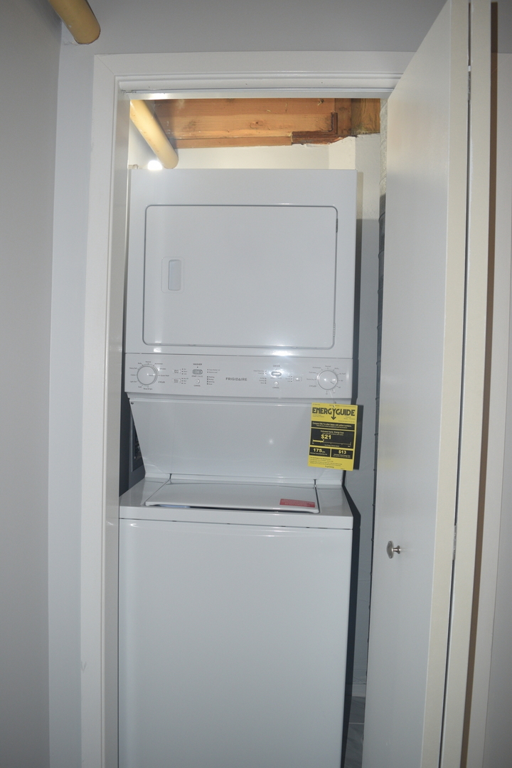 1801 S Michigan Avenue Unit: 102