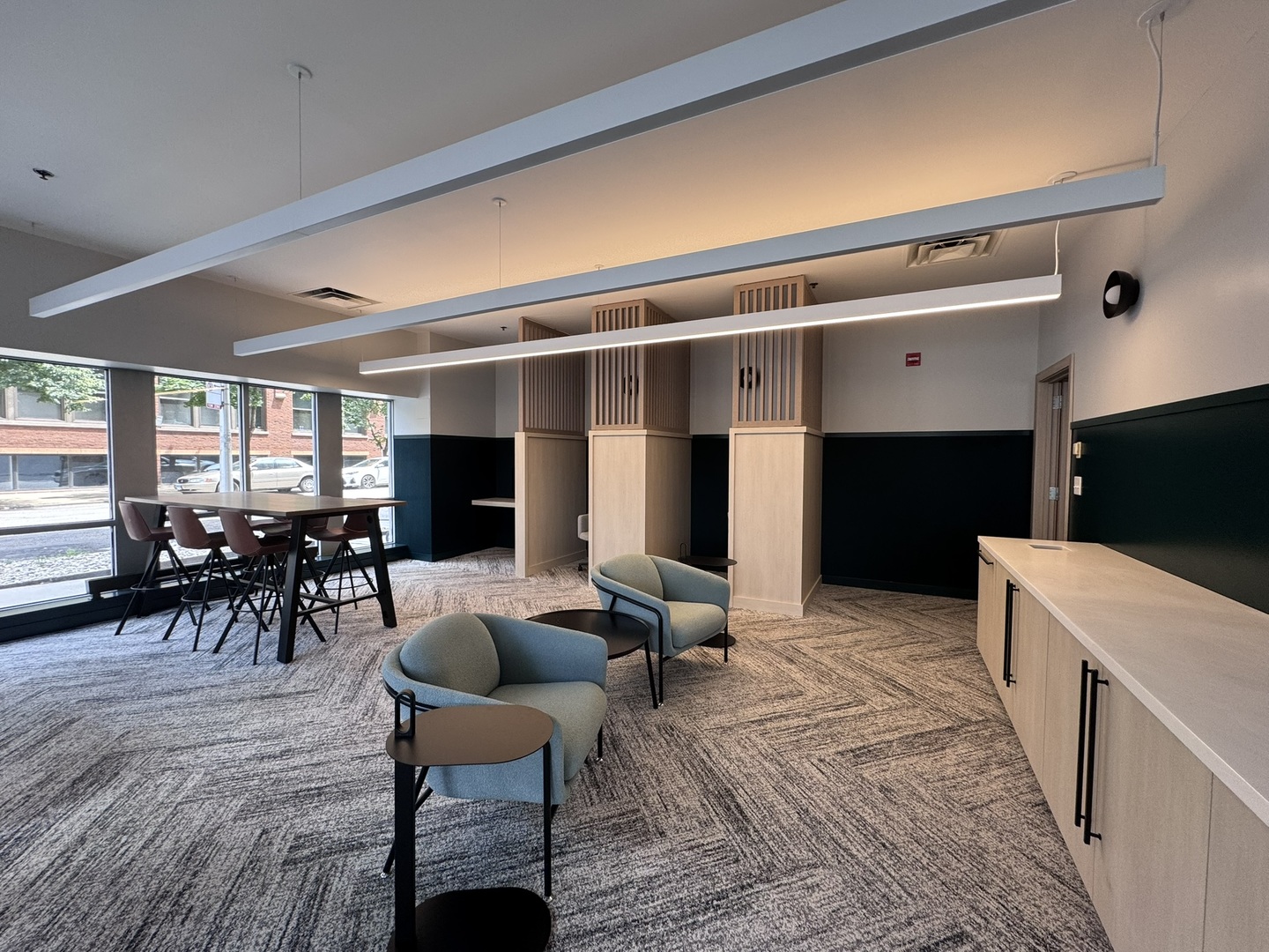 933 W Van Buren Street Unit: 424