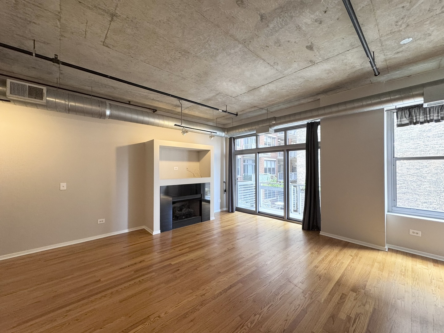 933 W Van Buren Street Unit: 424