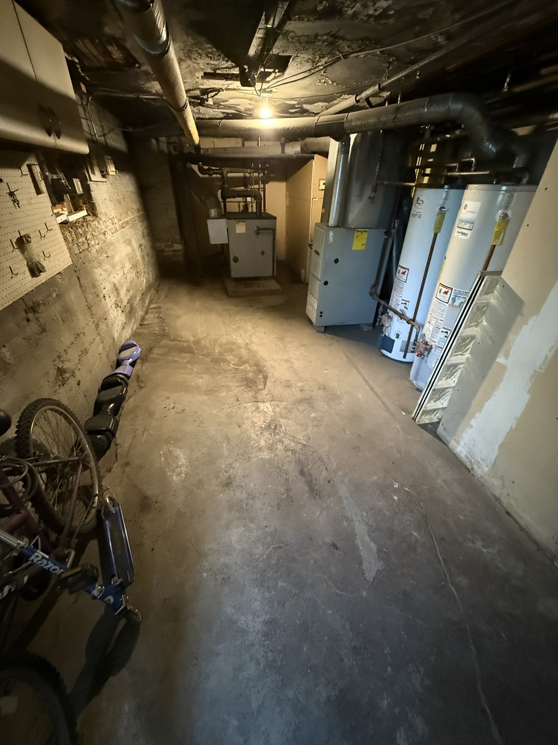 5709 N Spaulding Avenue