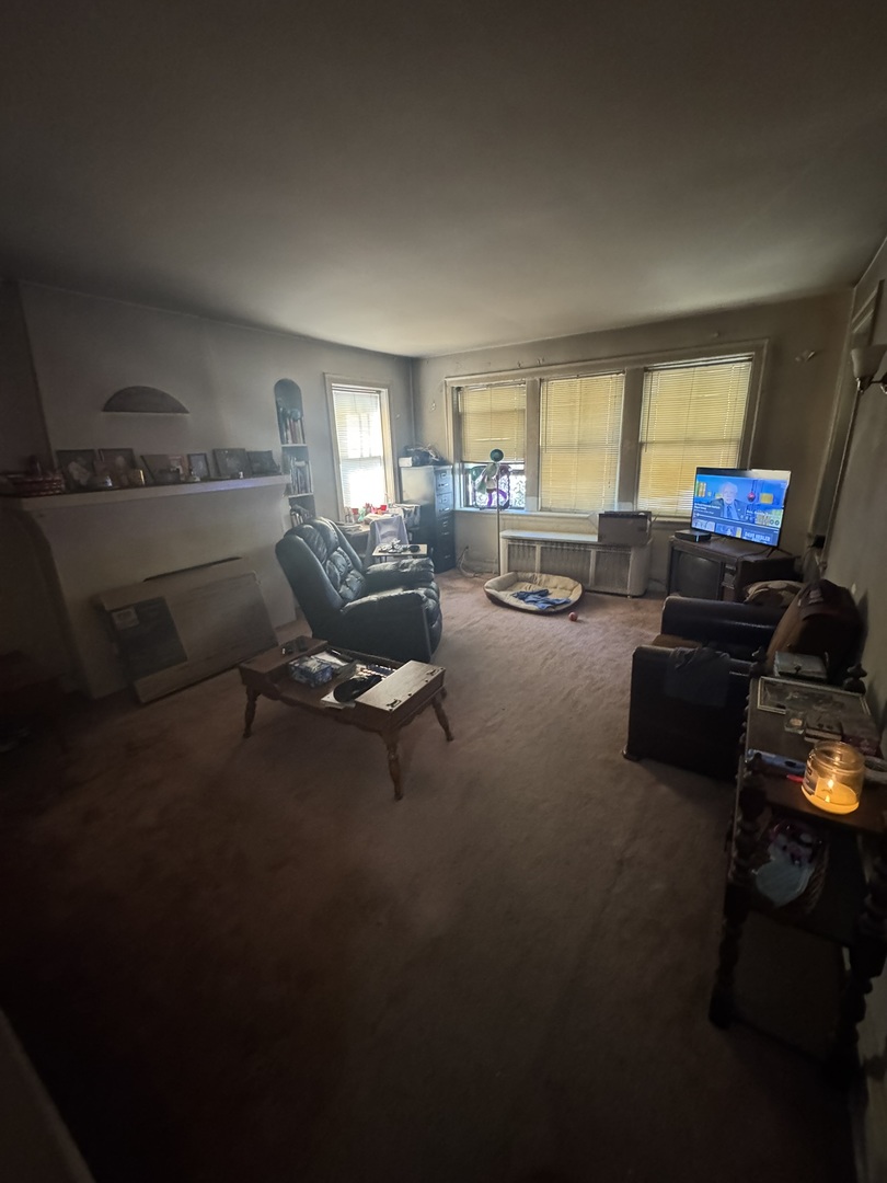 5709 N Spaulding Avenue