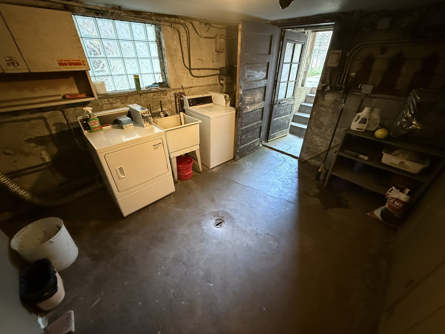 5709 N Spaulding Avenue