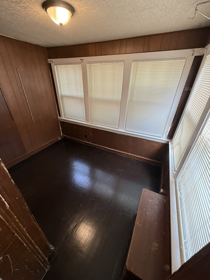 5709 N Spaulding Avenue