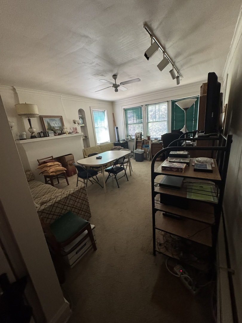 5709 N Spaulding Avenue