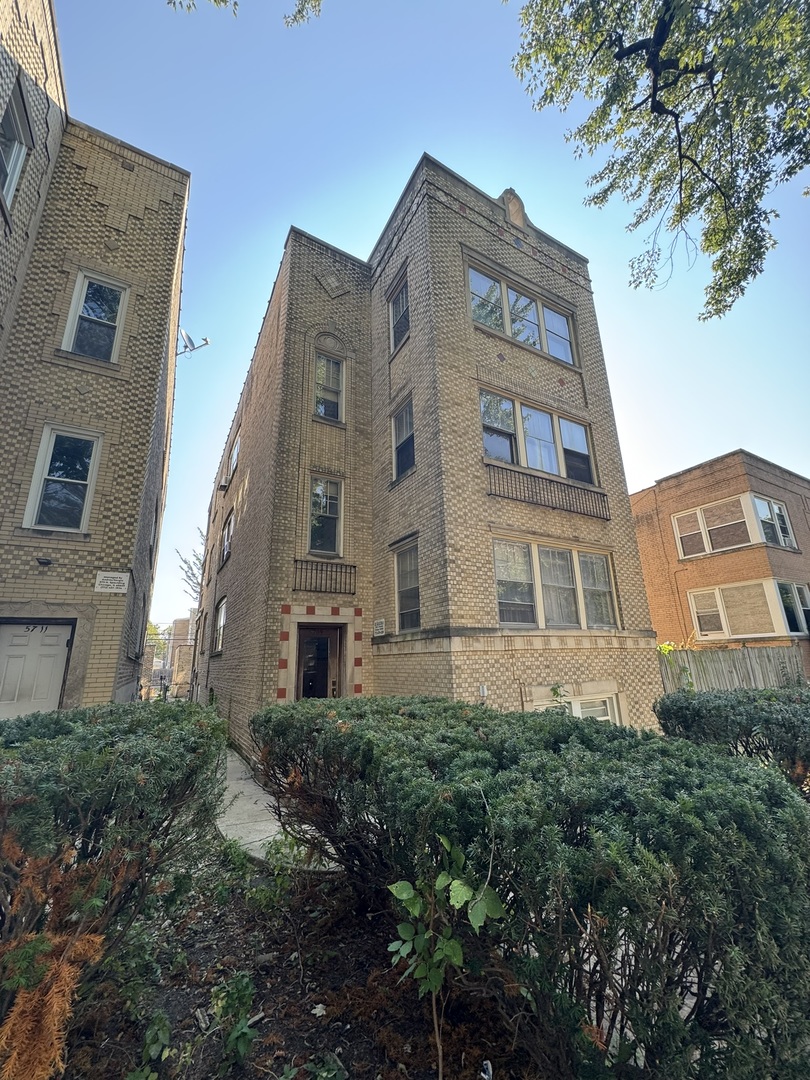 5709 N Spaulding Avenue