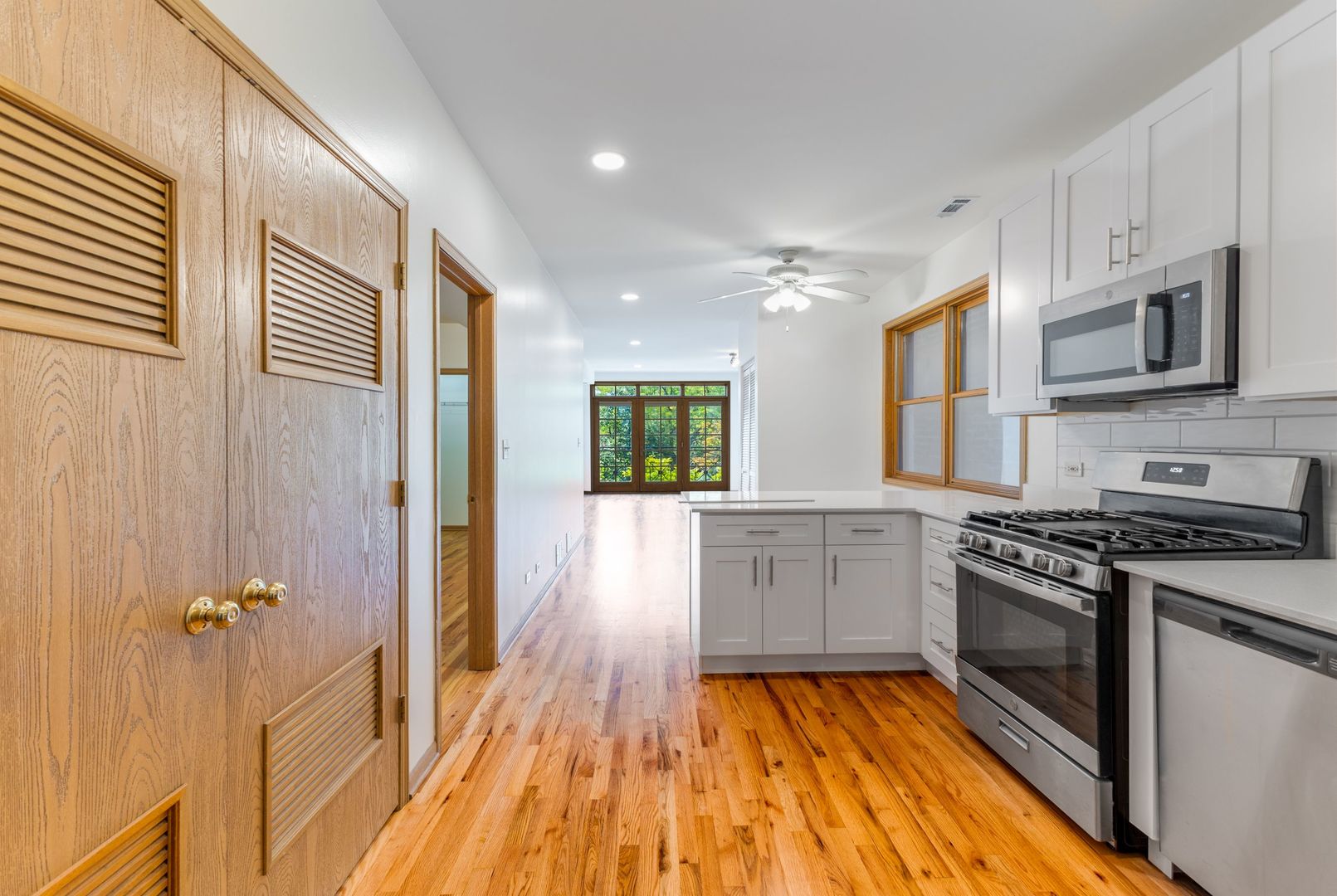 333 S Leavitt Street Unit: 2