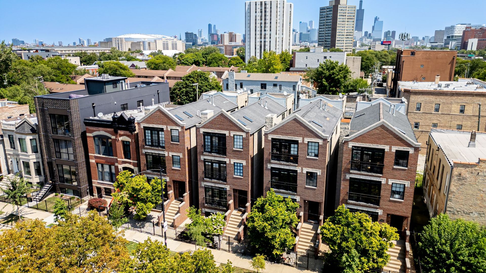 333 S Leavitt Street Unit: 2