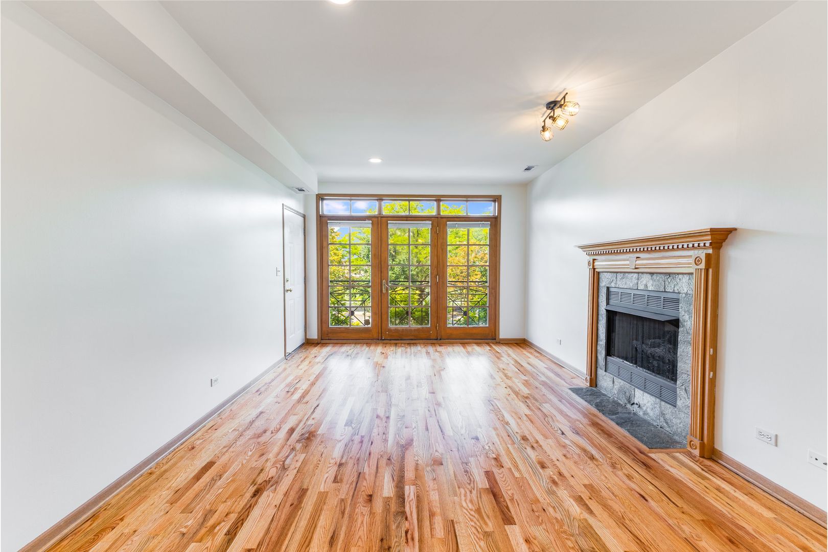 333 S Leavitt Street Unit: 2