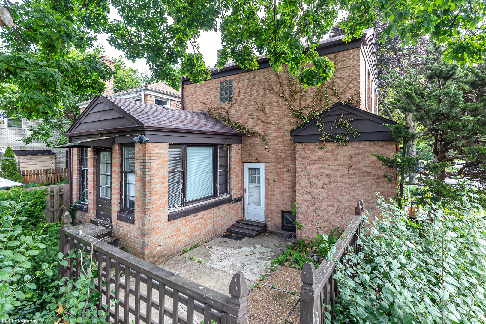 3810 W North Shore Avenue