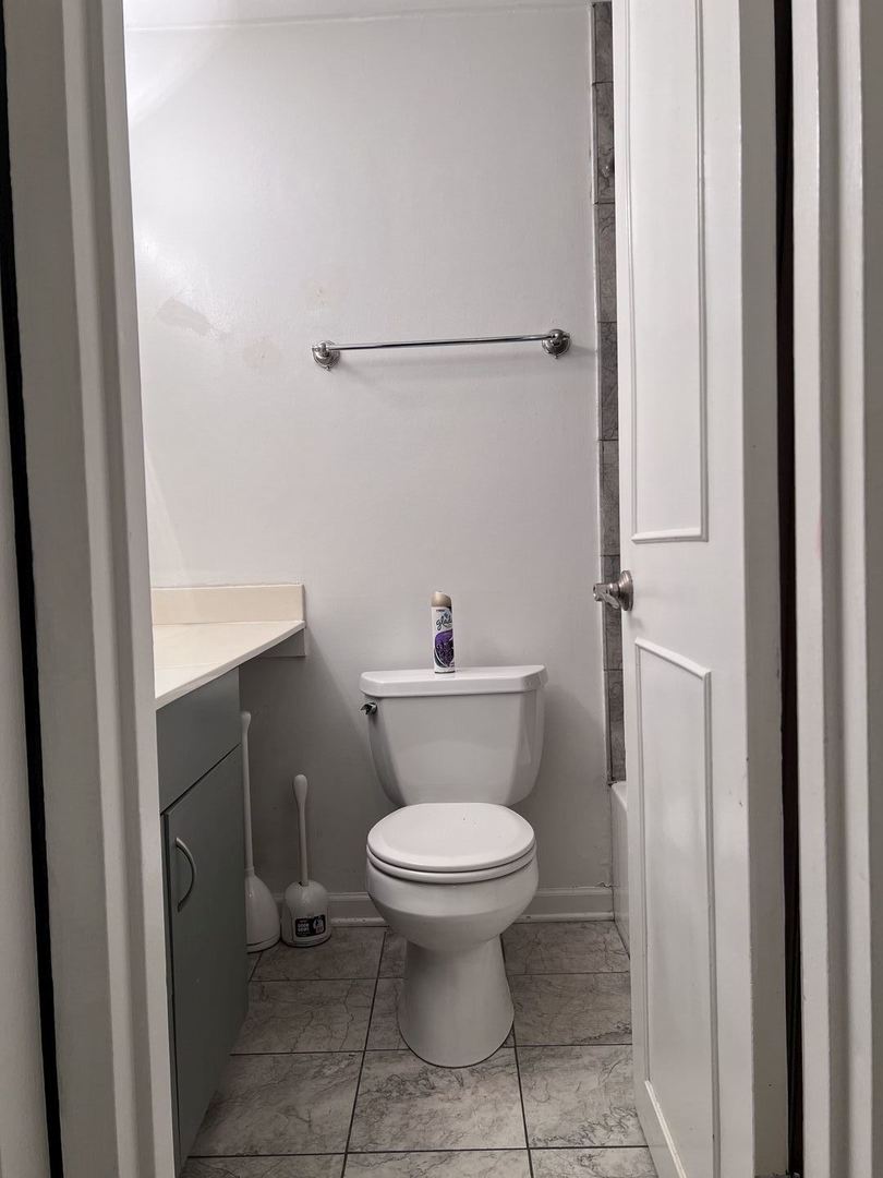 2600 N Hampden Court Unit: D4