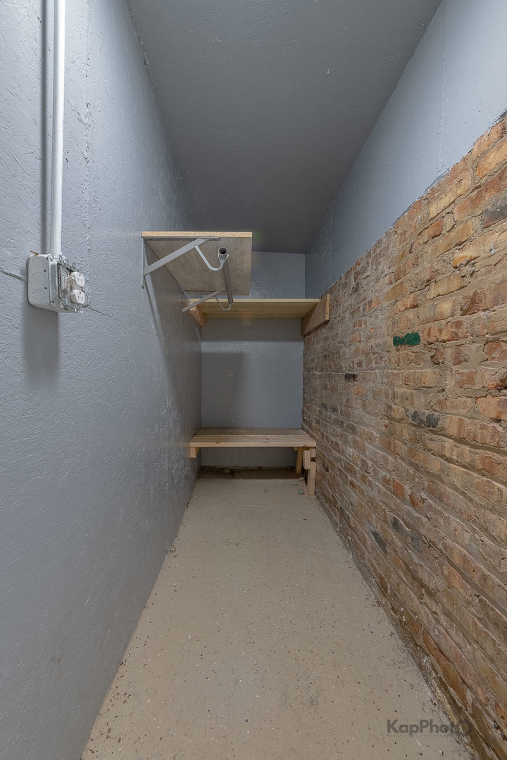 2504 S Blue Island Avenue Unit: BR