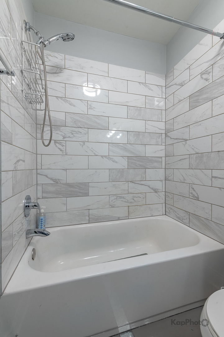 4518 S King Drive Unit: 2A