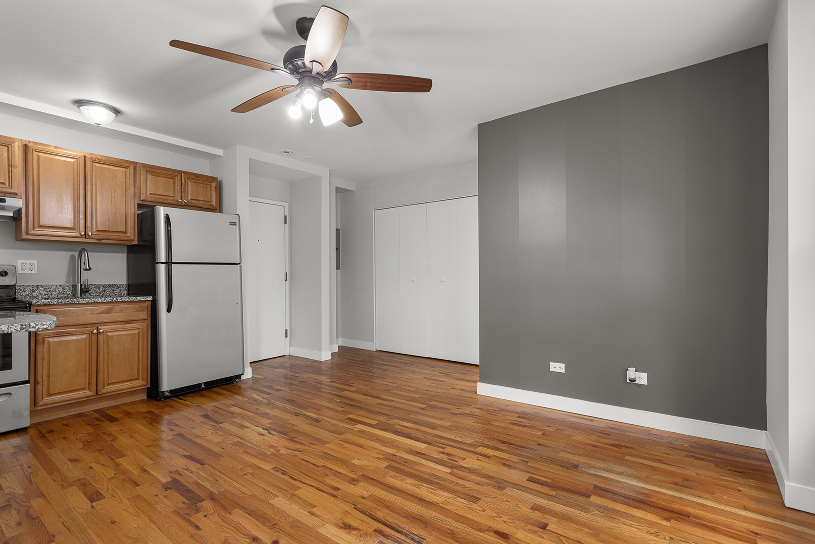 7450 N Greenview Avenue Unit: 74