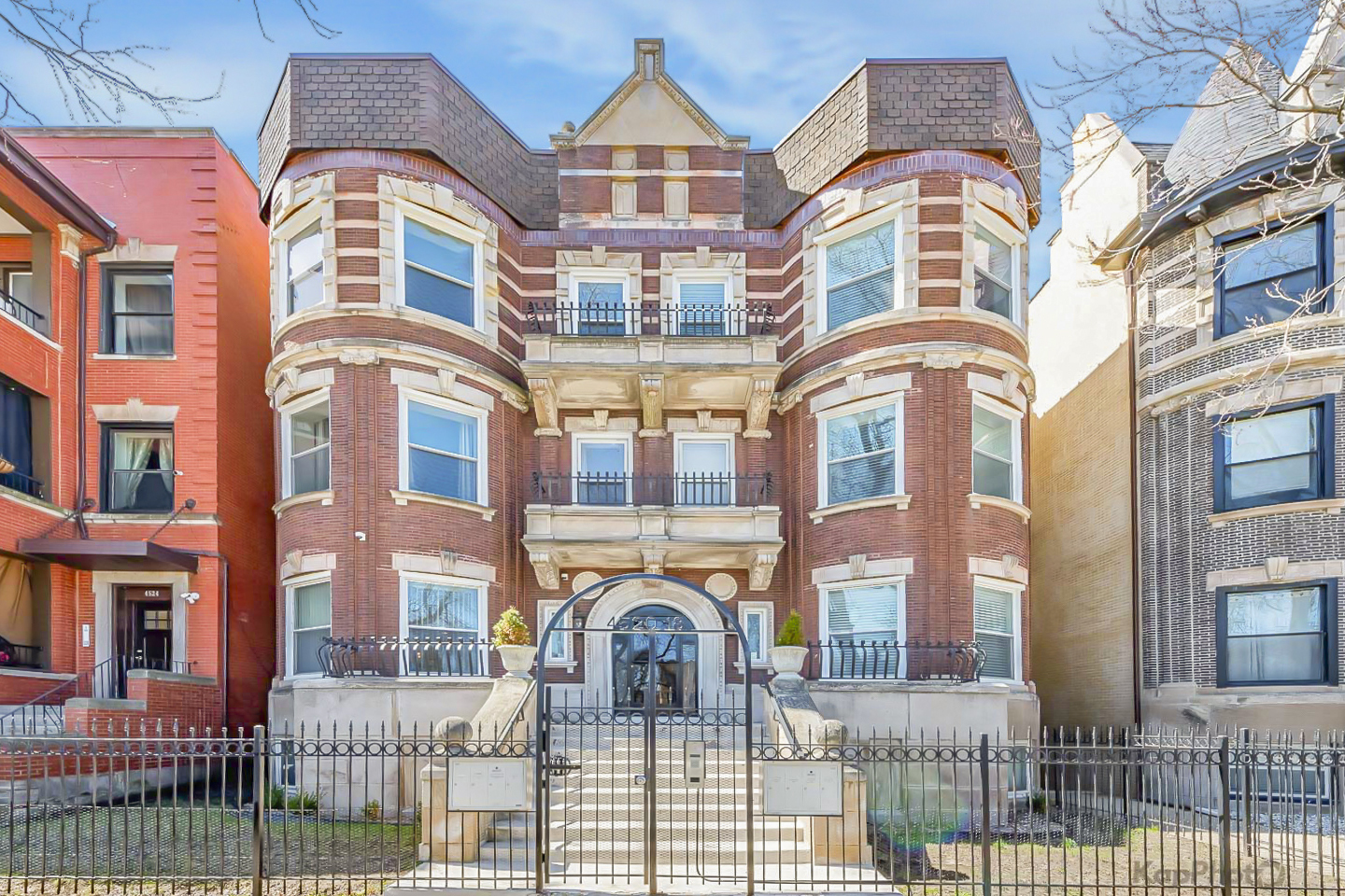 4520 S King Drive Unit: 4B