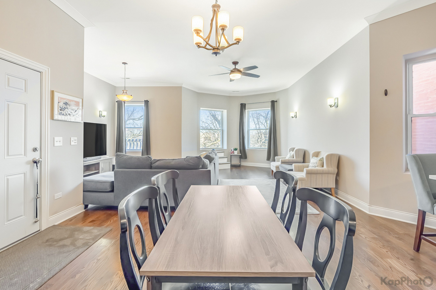 4520 S King Drive Unit: 4B