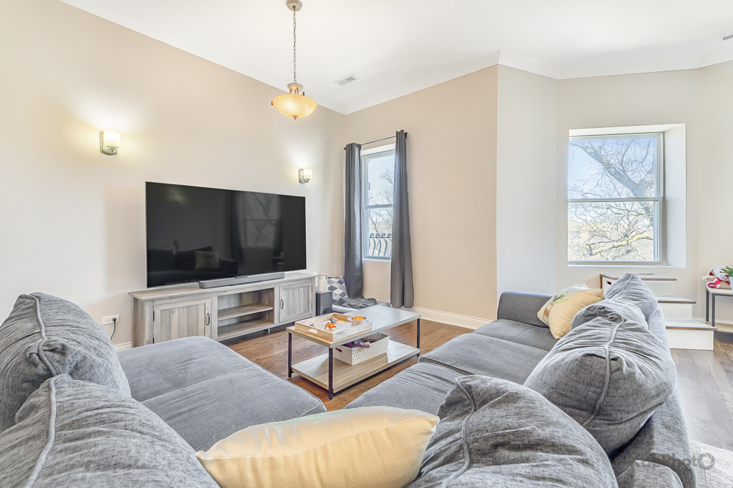 4520 S King Drive Unit: 4B