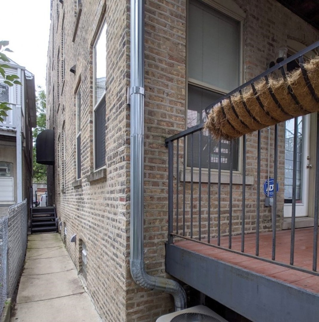 1222 W Hubbard Street Unit: 1R