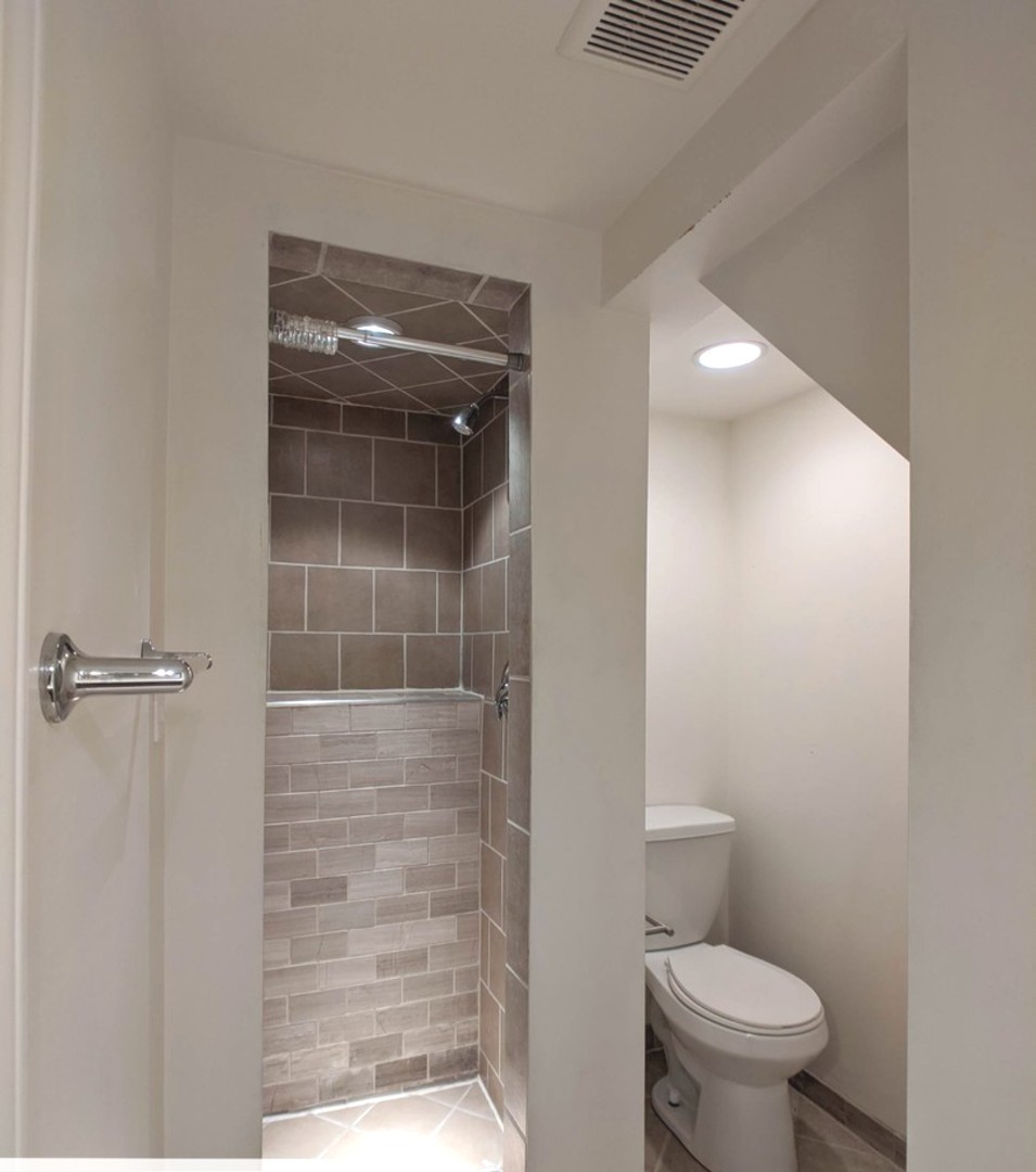 1222 W Hubbard Street Unit: 1R