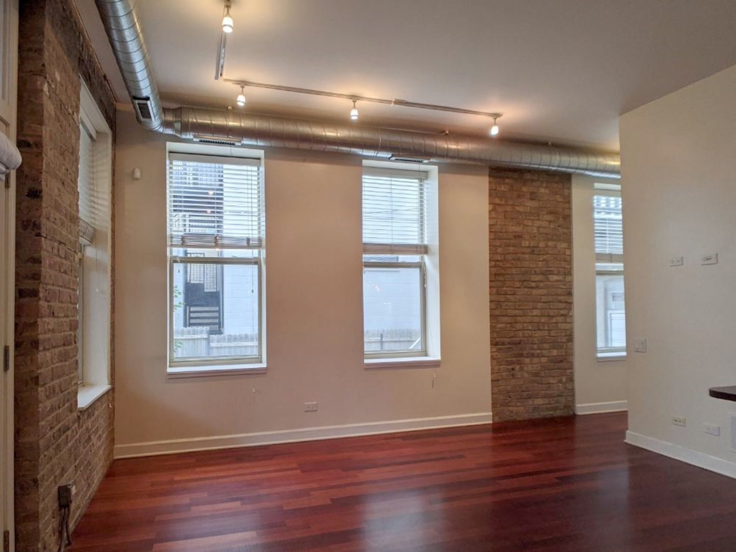 1222 W Hubbard Street Unit: 1R