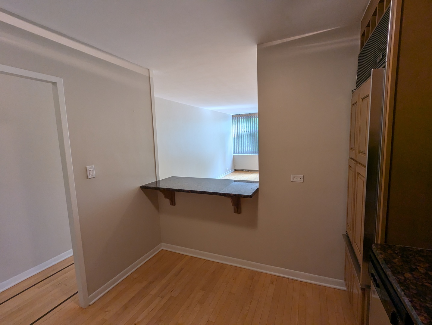 30 E Elm Street Unit: 4E