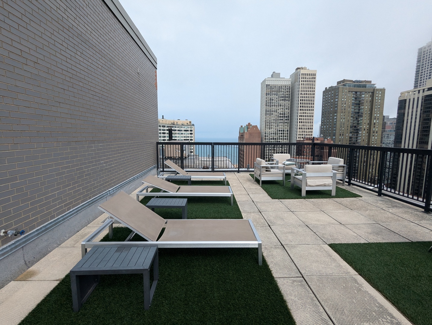 30 E Elm Street Unit: 4E