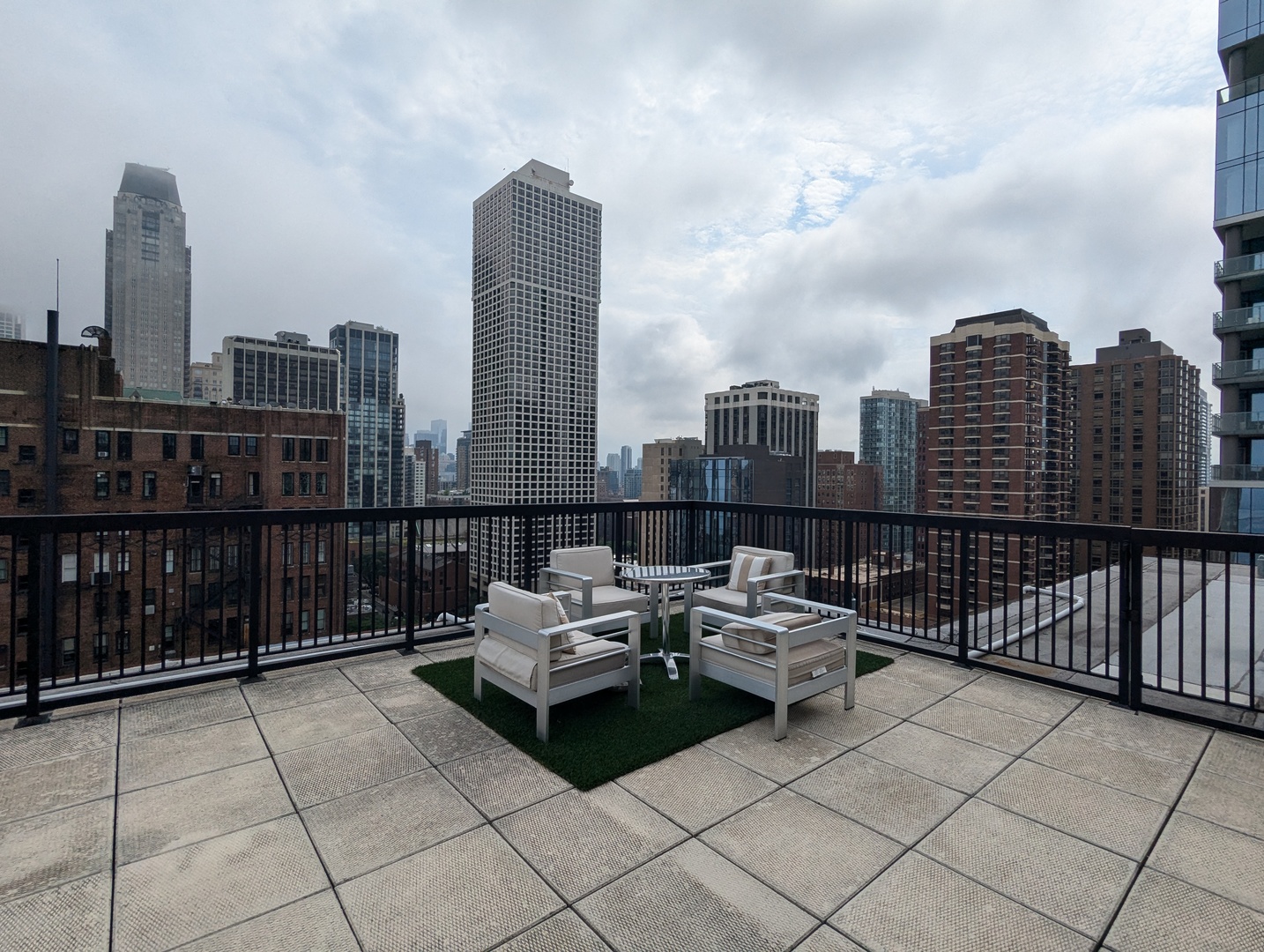 30 E Elm Street Unit: 4E