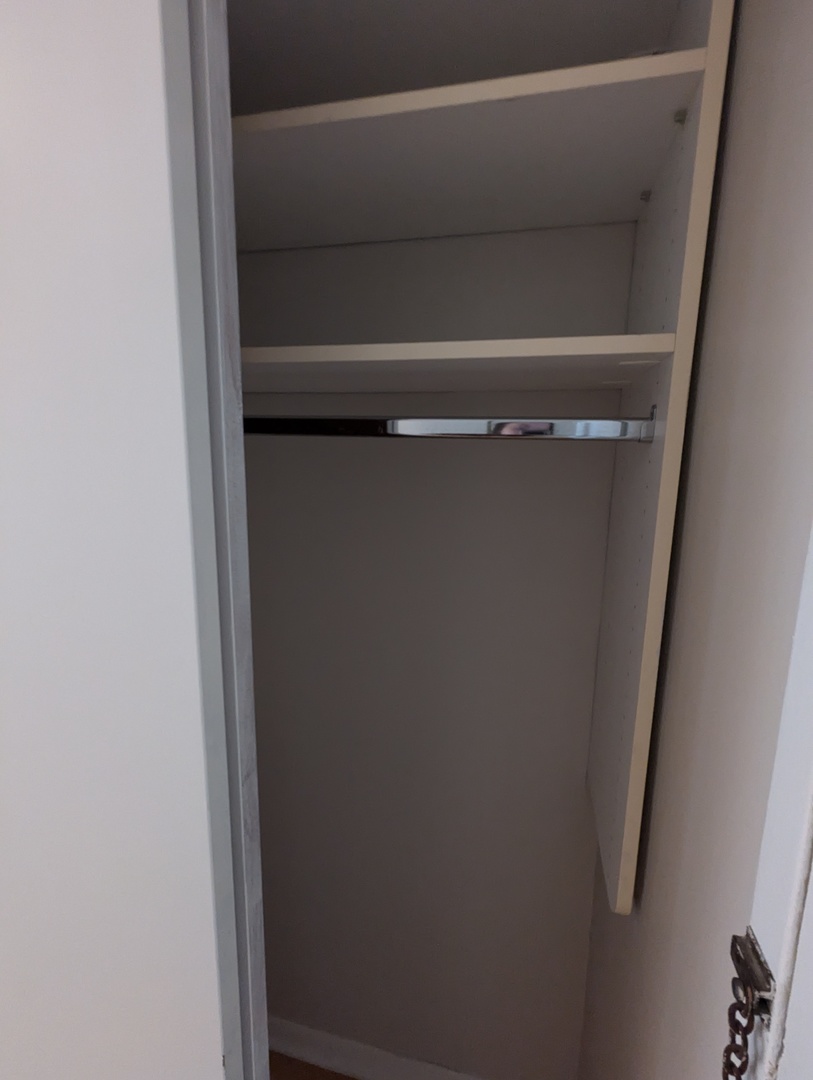 30 E Elm Street Unit: 4E