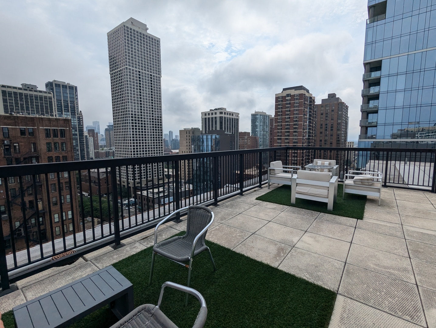 30 E Elm Street Unit: 4E