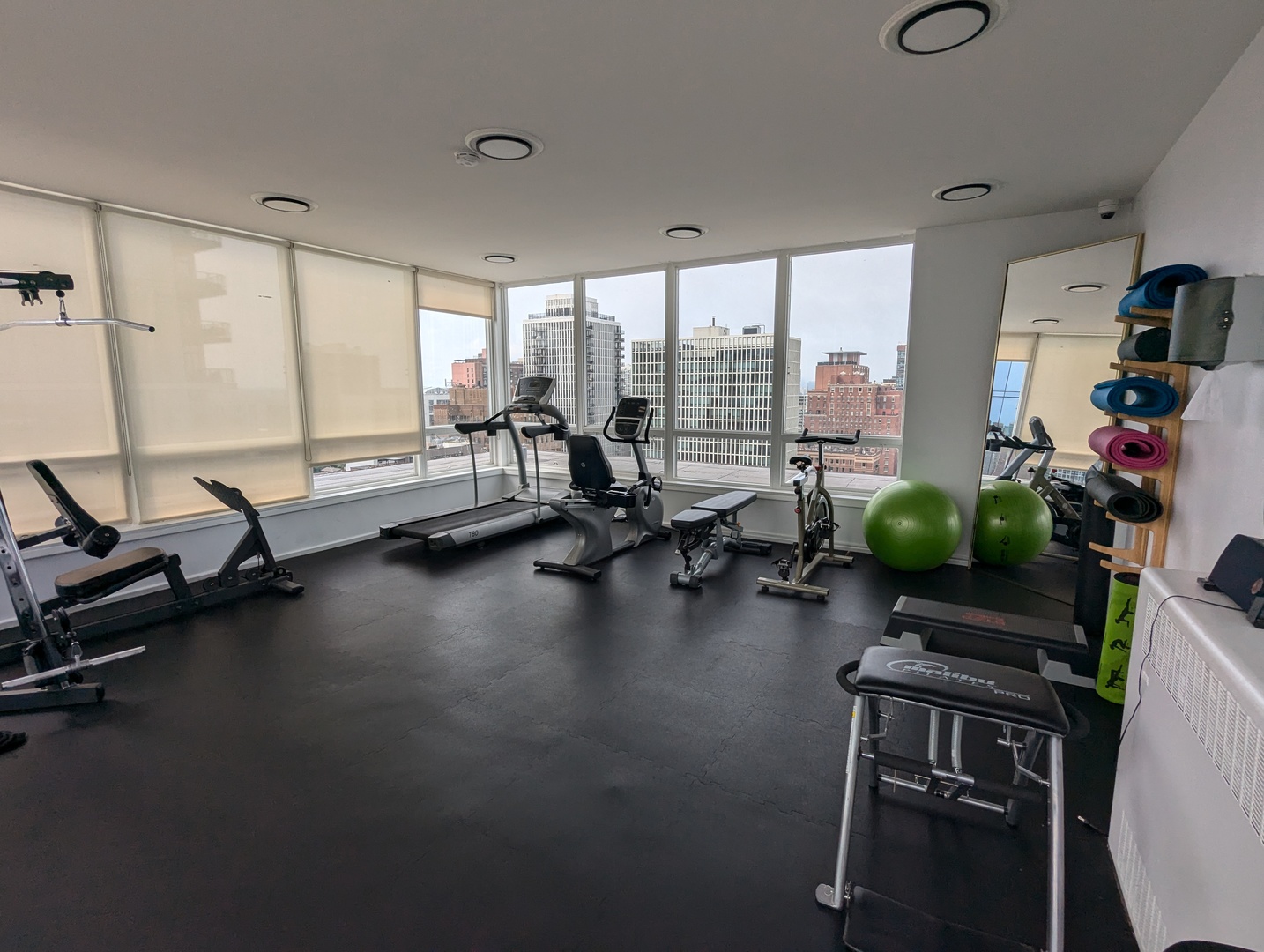 30 E Elm Street Unit: 4E