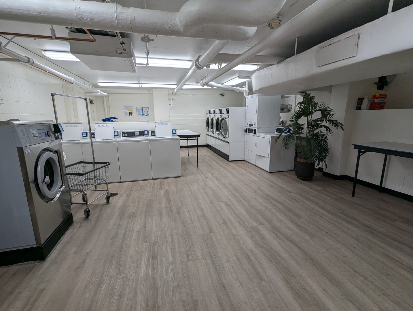 30 E Elm Street Unit: 4E