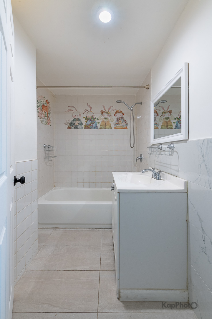 2937 S Keeley Street Unit: 1